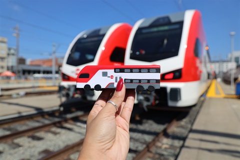 caltrain electric train